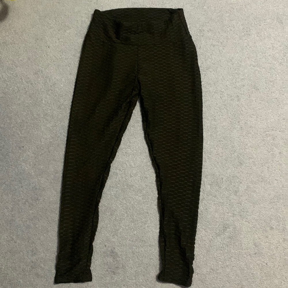 Amazon Scrunched Butt Leggings